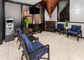 Travelodge by Wyndham Milwaukee 3