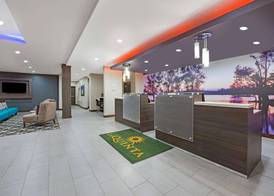 La Quinta Inn & Suites by Wyndham Lake Charles - Westlake 3
