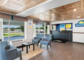Days Inn by Wyndham Seneca-Clemson 2
