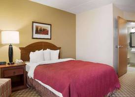 Quality Inn & Suites 4