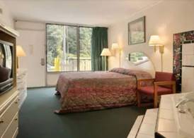 Super 8 by Wyndham Carlisle North 5