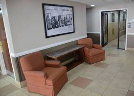 Super 8 by Wyndham Louisville/Expo Center 5