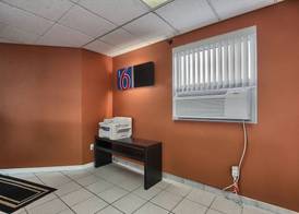 Motel 6-Windsor, ON 3