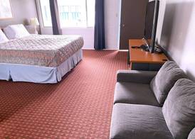 Royal A Motel 5