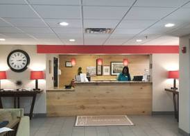 Country Inn & Suites by Radisson, Charlotte University Place, NC 3