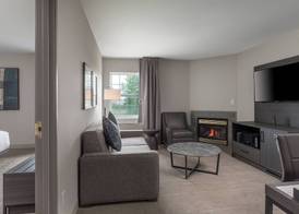 Holiday Inn Express St. Albans by IHG 2
