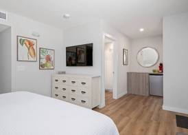 Escape Coastal Resort on Casey Key 3