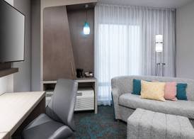 Courtyard by Marriott Houston Heights/I-10 3