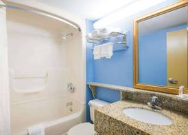 Days Inn by Wyndham New Haven 4