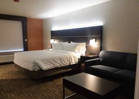 Holiday Inn Express & Suites - Colorado Springs AFA Northgate by IHG 4