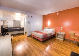 Motel 6-Niantic, CT - New London 4