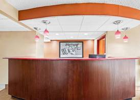 Super 8 by Wyndham Sturtevant Racine 2