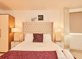 Modern Leeds City Apartment 3