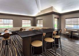Super 8 by Wyndham Copley Akron 3