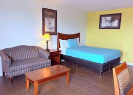 Champions Inn Del Rio Near Lake 3