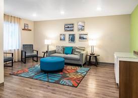 WoodSpring Suites Toledo Maumee 5