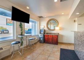 Econo Lodge Phoenix North I-17 4