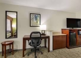 SureStay Hotel by Best Western Deer Park 5