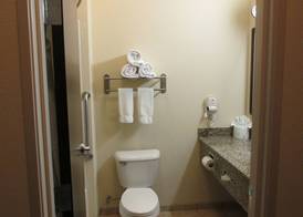 Holiday Inn Express & Suites WHEELING by IHG 3