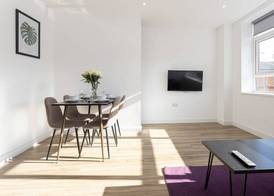 Modern, Stylish 1BR Apartment Nearby AO Arena 4