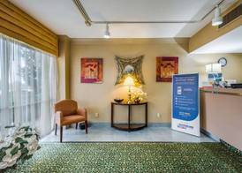 Econo Lodge Corinth 4