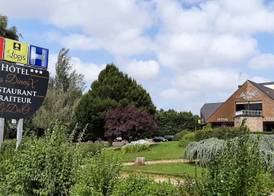 Les Dineux Village 2