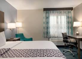 La Quinta Inn & Suites by Wyndham Peru Starved Rock St Park 4