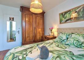 ! A découvrir ! NATURALBNB - Chambres d'hôtes climatisées au calme - Top confort et reposant - PARKING GRATUIT SECURISE - Garage vélos et motos - OFFERT COPIEUX PETIT DEJEUNER fait maison sucré-salé, 3