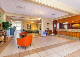 Howard Johnson by Wyndham Lakeland 2