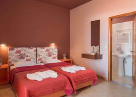Petritos Rooms and Studios 4