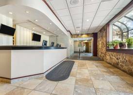 Ramada by Wyndham State College Hotel & Conference Center 4