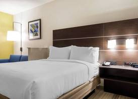 Holiday Inn Express & Suites CHICAGO WEST - ST CHARLES by IHG 4