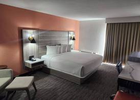 The Grand Inn Peoria 4