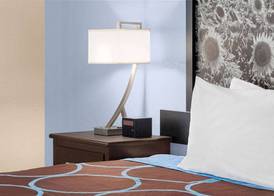 Super 8 by Wyndham Lenexa Overland Park Area/Mall Area 5