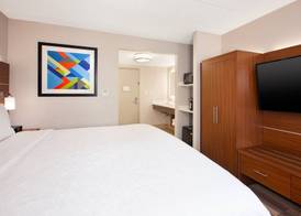 Holiday Inn Express FAIRFAX - ARLINGTON BOULEVARD by IHG 3