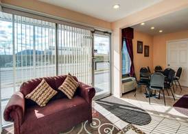 Econo Lodge Roanoke Civic Center 2