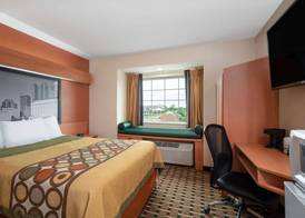 Super 8 by Wyndham Columbus West 3
