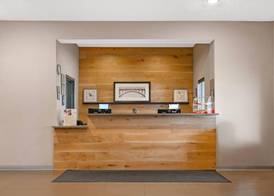 Country Inn & Suites by Radisson, West Bend, WI 2