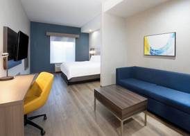 Holiday Inn Express & Suites LATHROP by IHG 5