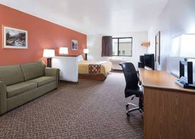 Super 8 by Wyndham Morgantown 5