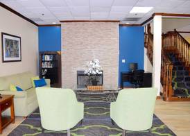 Days Inn & Suites by Wyndham Tucker/Northlake 2