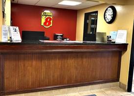 Super 8 by Wyndham Stamford/New York City Area 4