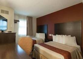 Travelodge by Wyndham Romulus Detroit Airport 4