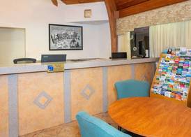 Super 8 by Wyndham North Palm Beach 2