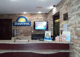 Days Inn by Wyndham Maumee/Toledo 5