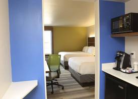 Holiday Inn Express & Suites PHOENIX AIRPORT by IHG 4