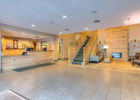 Country Inn & Suites by Radisson, Crystal Lake, IL 2