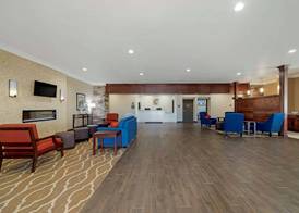 Comfort Inn & Suites Harrah 2