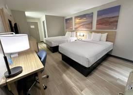 Days Inn by Wyndham Holland 5