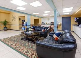 Super 8 by Wyndham Newcomerstown 4